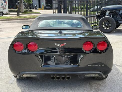 Used 2005 Chevrolet Corvette Coupe w/ Preferred Equipment Group RWD image 25
