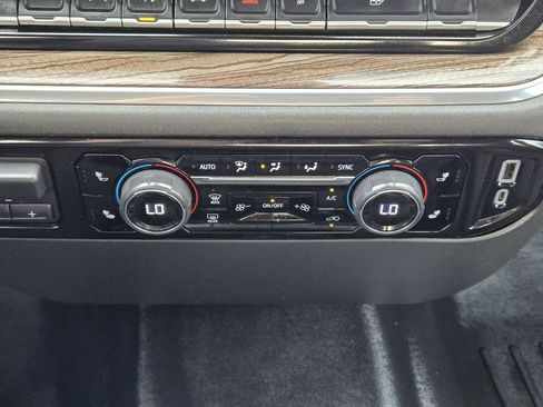 Used 2022 Chevrolet Silverado 1500 RST image 16