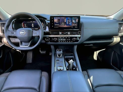 Used 2026 Nissan Pathfinder SL AWD/4WD image 7