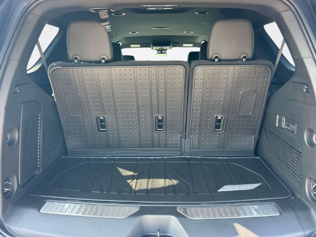 New 2026 Chevrolet Tahoe High Country AWD/4WD image 13