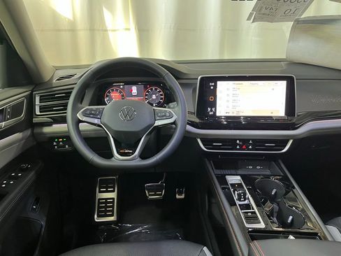 New 2026 Volkswagen Atlas Peak Edition AWD/4WD image 18