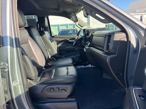Used 2025 GMC Sierra 1500 SLT AWD/4WD image 14