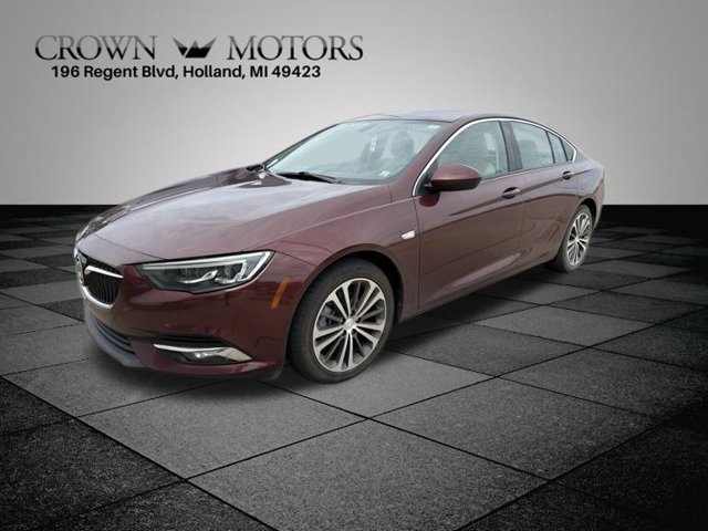 Used 2018 Buick Regal Essence w/ Driver Confidence Package #1 FWD image 2