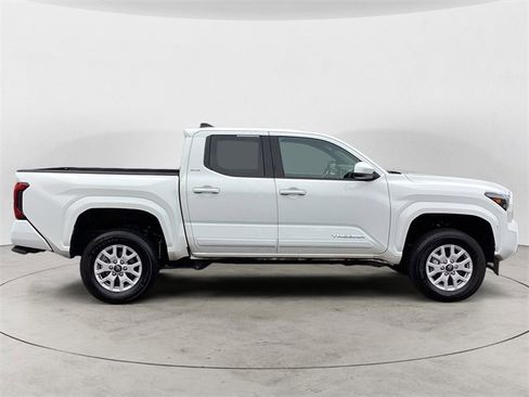 Certified 2024 Toyota Tacoma SR5 image 6