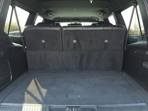 Used 2024 Jeep Wagoneer L Series II RWD image 10