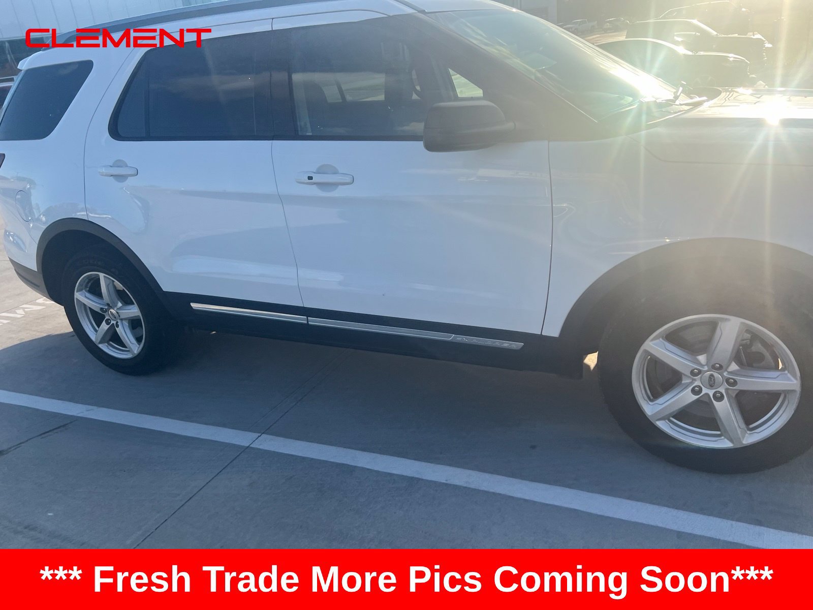 Used 2018 Ford Explorer XLT FWD image 4