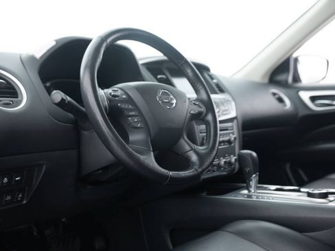 Used 2019 Nissan Pathfinder SL AWD/4WD image 25