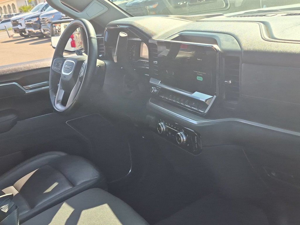 Used 2025 GMC Sierra 1500 SLT AWD/4WD image 29