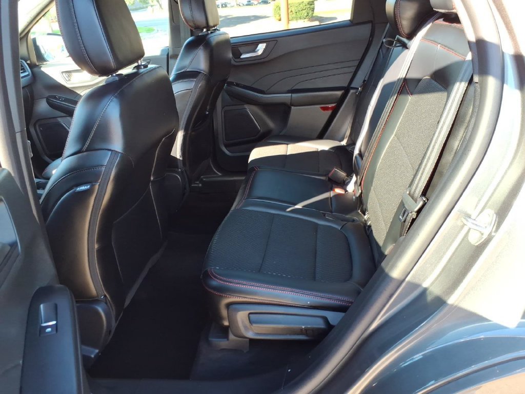 Used 2024 Ford Escape ST-Line w/ Tech Pack #1 AWD/4WD image 11