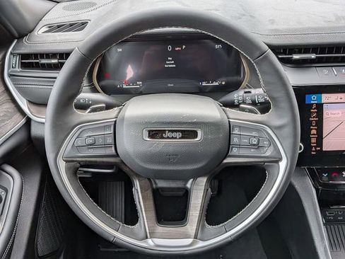 New 2026 Jeep Grand Cherokee Laredo image 17