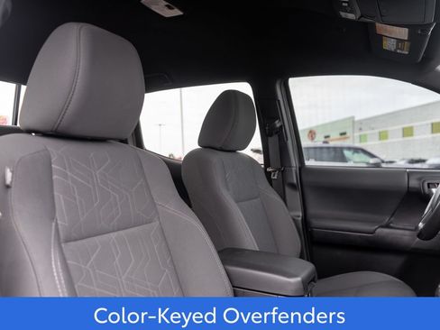 Used 2019 Toyota Tacoma TRD Sport w/ Technology Package AWD/4WD image 12