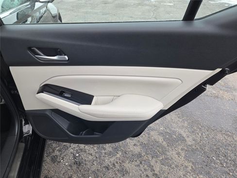 Used 2024 Nissan Altima 2.5 SL image 9