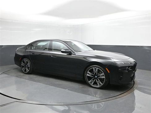New 2026 BMW 750e xDrive w/ Premium Package image 17