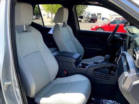 Used 2025 Toyota 4Runner SR5 image 7