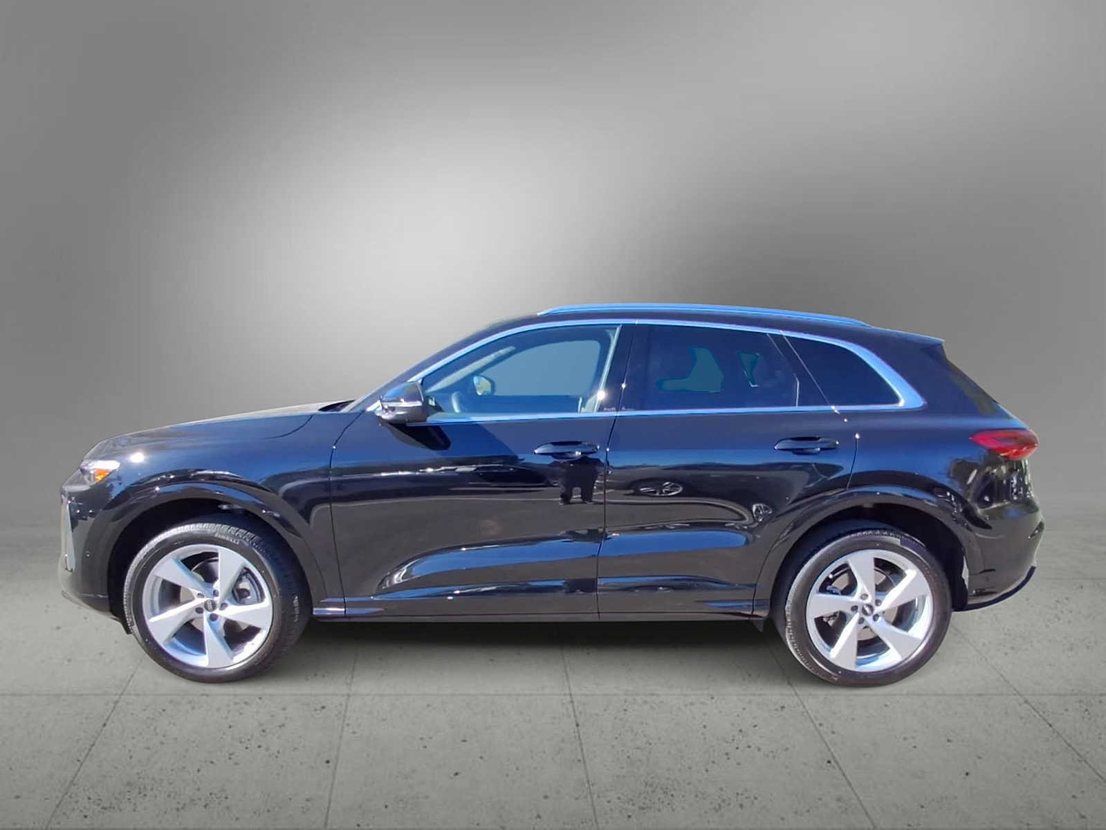 Certified 2025 Audi Q5 Premium Plus AWD/4WD image 5