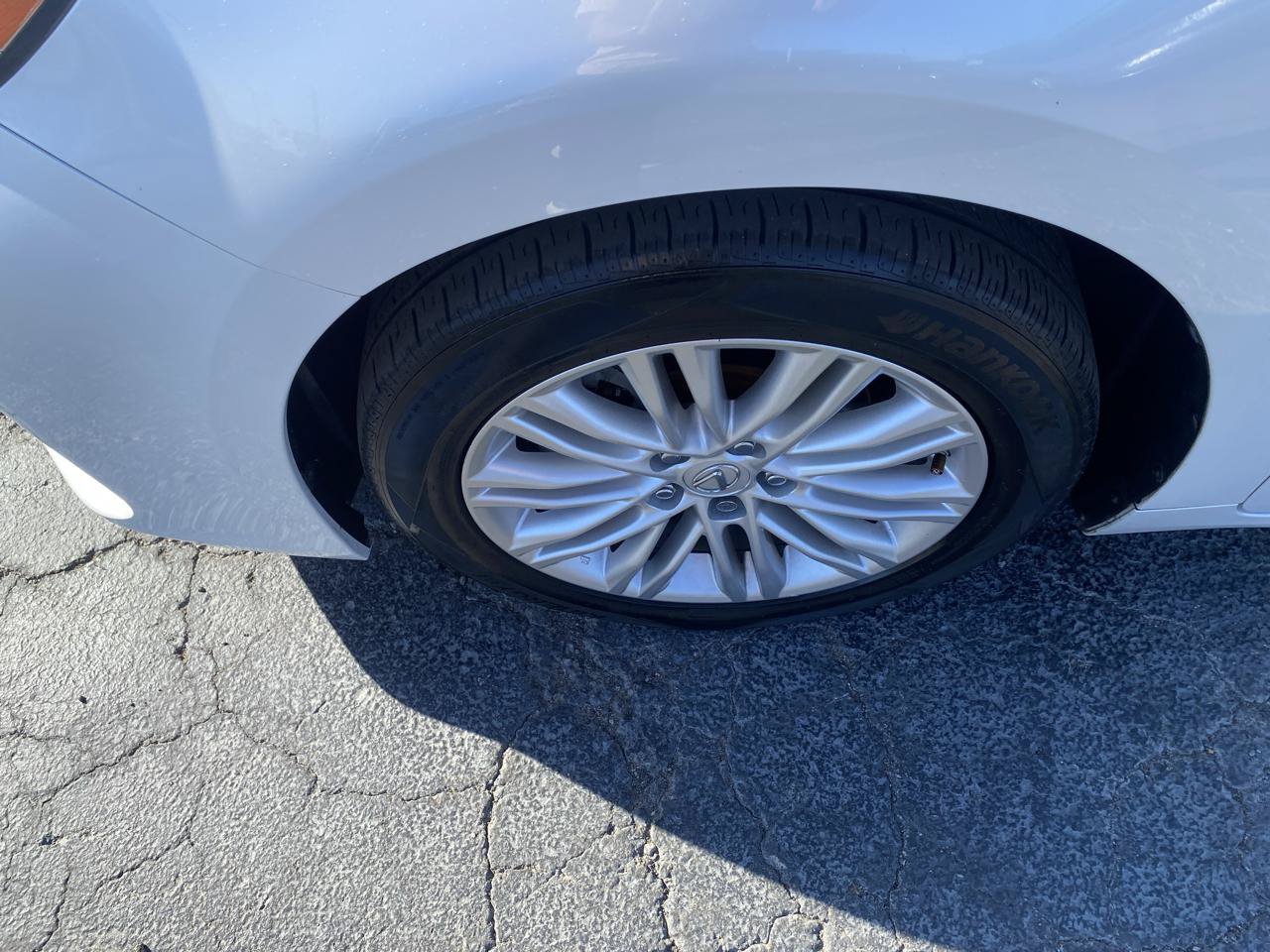 Used 2016 Lexus ES 350 w/ Accessory Package FWD image 5