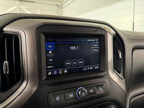 Used 2025 Chevrolet Silverado 2500 Custom w/ Custom Value Package image 23