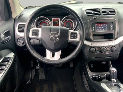 Used 2019 Dodge Journey SE w/ Connectivity Group FWD image 6