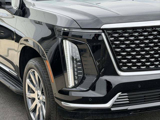 Used 2026 Cadillac Escalade ESV 4WD image 12