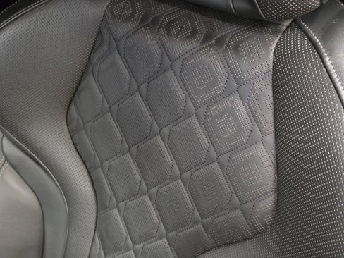 Used 2020 BMW M8 Coupe image 17