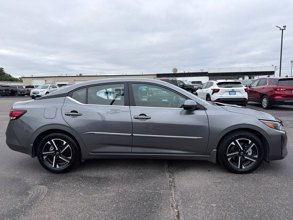 Used 2024 Nissan Sentra SV FWD image 2