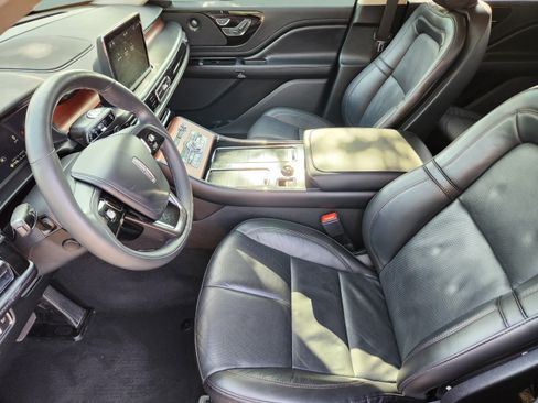 Used 2022 Lincoln Aviator Reserve w/ Elements Package Plus RWD image 5