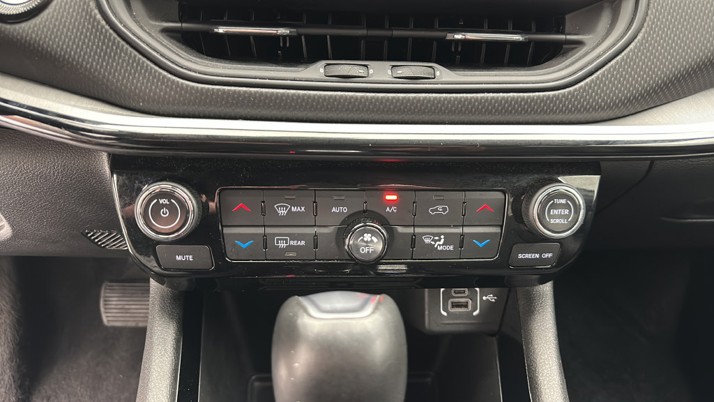 Used 2025 Jeep Compass Trailhawk AWD/4WD image 18
