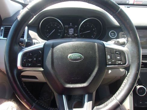 Used 2017 Land Rover Discovery Sport SE AWD/4WD image 17
