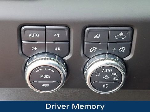 Used 2025 GMC Sierra 2500 AT4 image 11