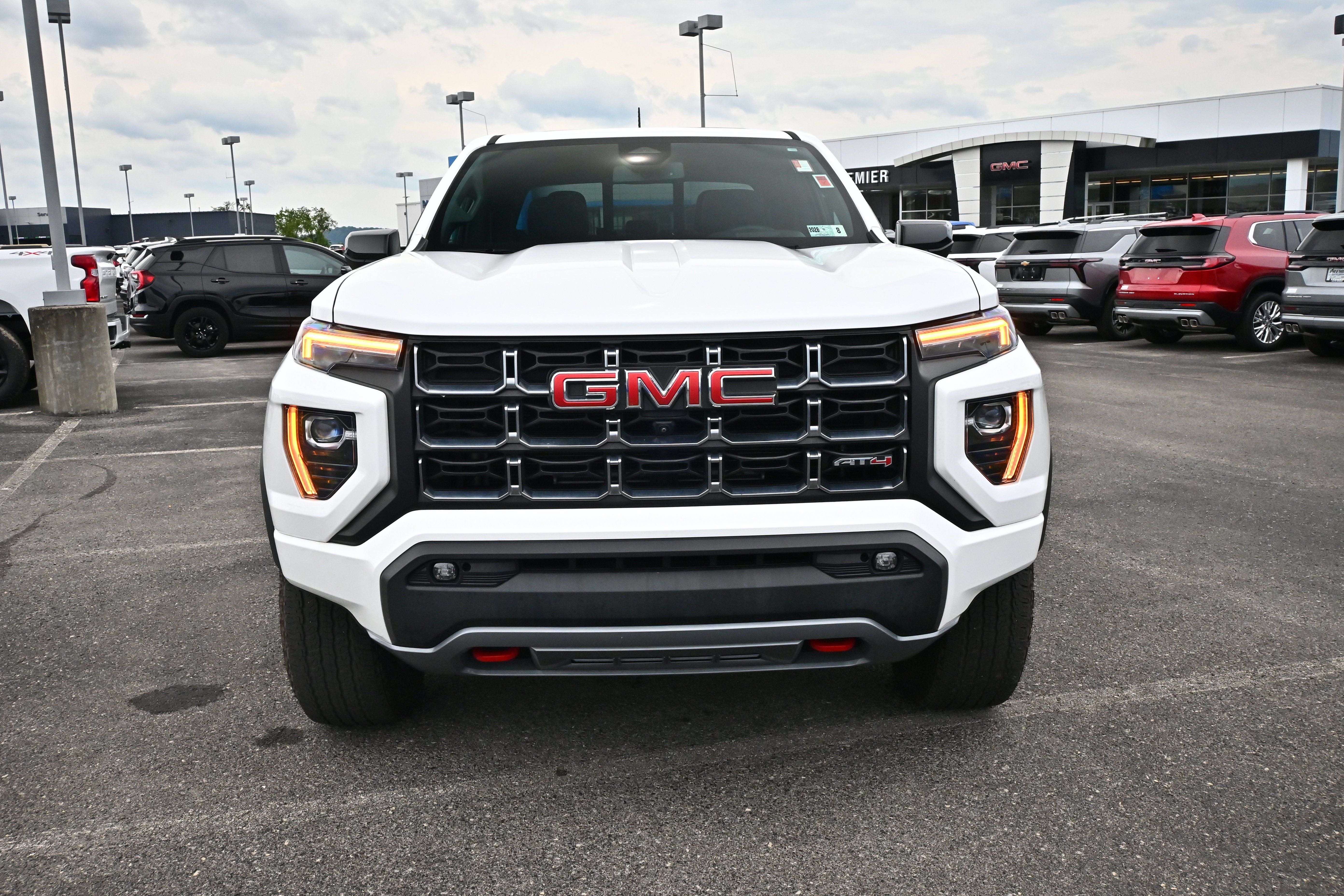 Used 2025 GMC Canyon AT4 w/ Technology Plus Package AWD/4WD image 3