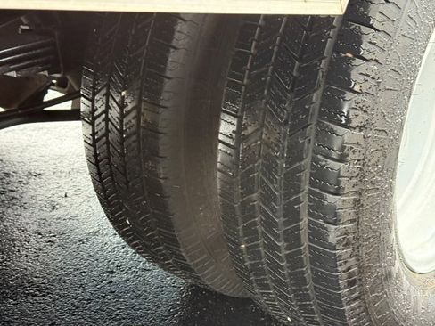 Used 2022 Ford E-350 and Econoline 350 Super Duty RWD image 13