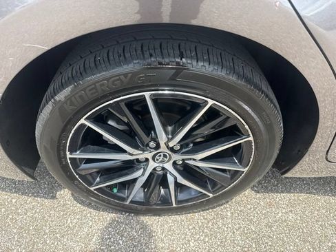 Used 2024 Toyota Camry SE FWD image 14
