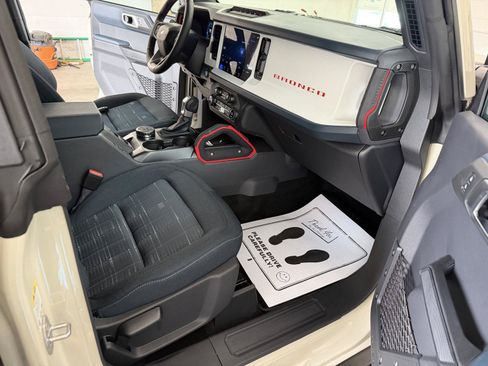 New 2026 Ford Bronco Heritage Edition AWD/4WD image 27