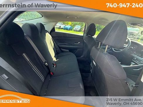 Used 2024 Hyundai Elantra SEL FWD image 23