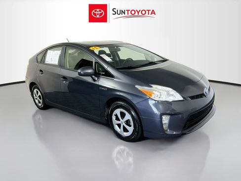 Used 2015 Toyota Prius Two FWD image 1