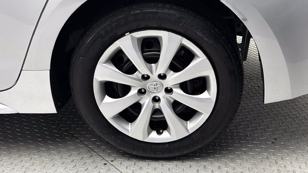 Used 2024 Toyota Corolla LE FWD image 6