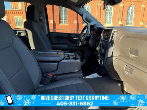 Used 2024 Chevrolet Silverado 1500 Custom w/ Dark Appearance Package image 24