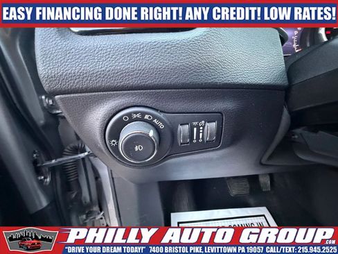 Used 2020 Jeep Compass Limited FWD image 28