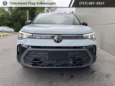 New 2025 Volkswagen Taos SE image 26