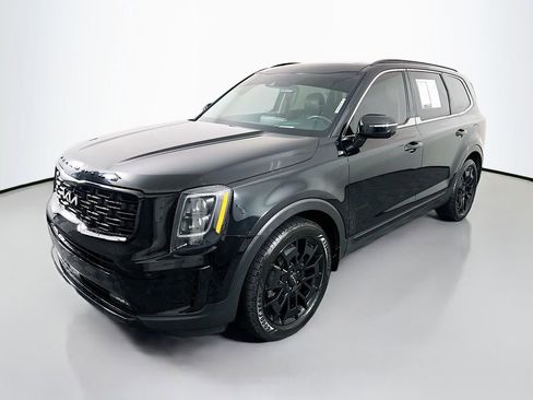 Used 2022 Kia Telluride SX w/ SX Prestige Package image 3