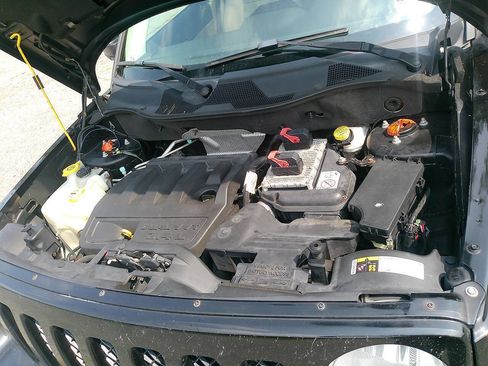 Used 2015 Jeep Patriot High Altitude AWD/4WD image 32