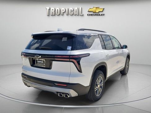 New 2026 Chevrolet Traverse LT image 3