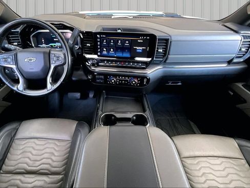 Used 2024 Chevrolet Silverado 2500 ZR2 w/ Technology Package AWD/4WD image 6