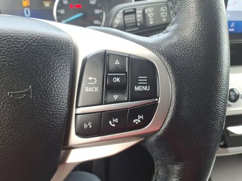 Used 2022 Ford Explorer XLT w/ Equipment Group 202A image 25