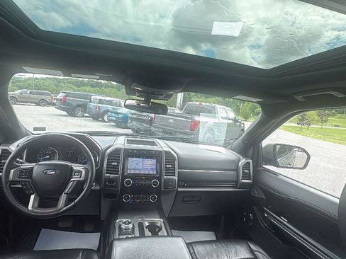 Used 2019 Ford Expedition XLT w/ Equipment Group 202A AWD/4WD image 20