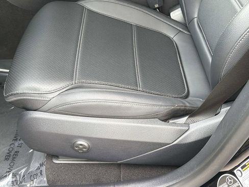 Certified 2025 Mercedes-Benz GLC 300 image 16