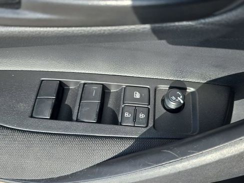 Used 2025 Toyota Corolla LE FWD image 28