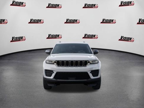 New 2025 Jeep Grand Cherokee Laredo w/ Luxury Tech Group I AWD/4WD image 6