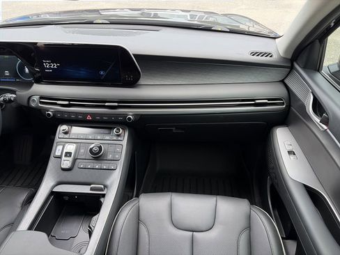 Used 2023 Hyundai Palisade Limited FWD image 16