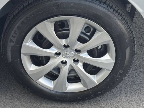 Used 2025 Toyota Corolla LE FWD image 24